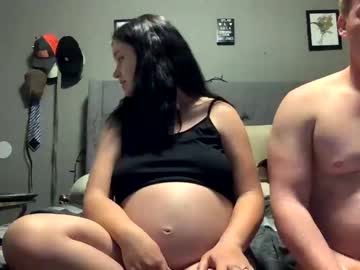 couple Cam Girls Live with pregnantslutt