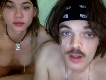 couple Cam Girls Live with bluntsandblowjobs