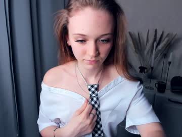 girl Cam Girls Live with caressing_glance