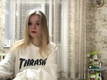 girl
        dewdropdoll cam image #36394