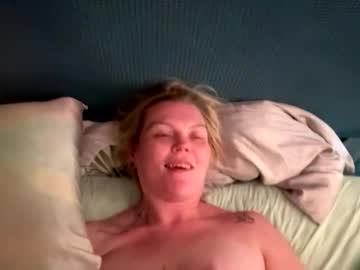 couple Cam Girls Live with dickeddownsouth