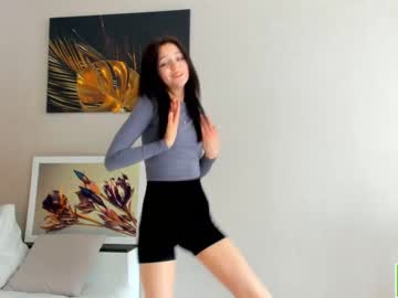 girl
        darlenefarman cam image #9745