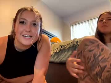 girl Cam Girls Live with tatted_and_bratted