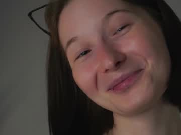girl Cam Girls Live with kisskiss_mourmeow