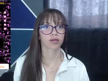 girl
        mia_lozano_gh cam image #4677