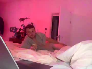 couple Cam Girls Live with buttonsssss