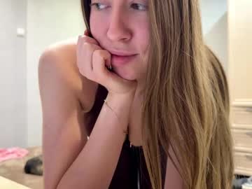 girl
        skylarbelle cam image #35605