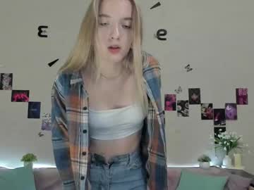 girl
        the_scarlet_flower_ cam image #16420