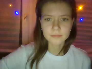 girl
        lilolum cam image #7213
