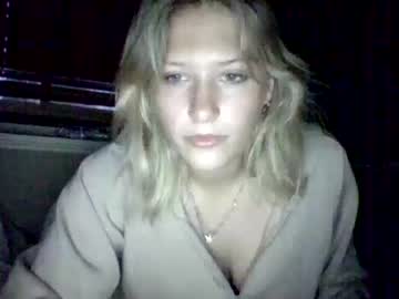 girl
        molzbolzz cam image #7535