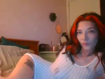 girl
        kinnley10 cam image #17417
