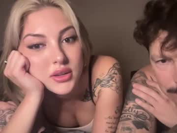 couple Cam Girls Live with athenasnowxo