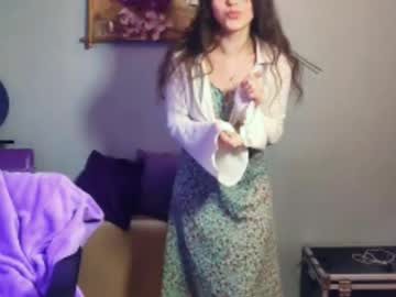 girl
        elisabethmikowski cam image #35448