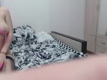 couple
        night_angell cam image #31134