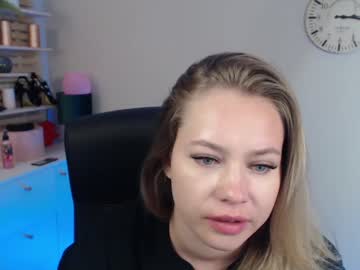 girl
        holly_bb95 cam image #12096