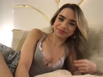 girl
        arianamovati cam image #11576