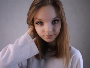 girl
        nikianases cam image #36701