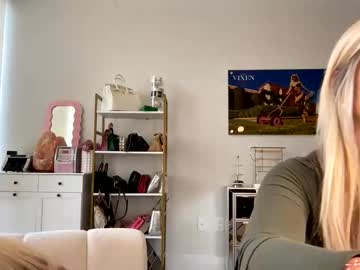 girl Cam Girls Live with naughtylittleredhead0