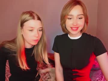 couple Cam Girls Live with cherrycherryladies