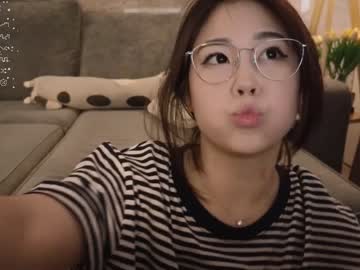 girl
        kimi_kay cam image #817