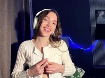 girl
        veluxe cam image #35389