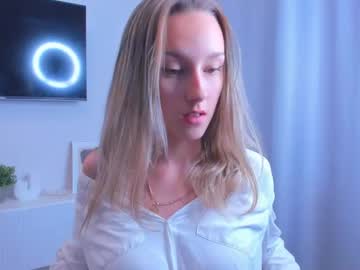 girl
        daisycast cam image #13430
