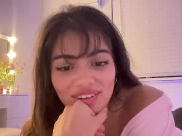 girl
        poutyselenaa cam image #7604