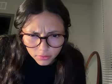 girl
        greasybangs cam image #36220