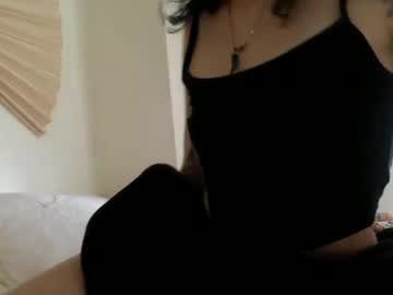 girl
        breezexox cam image #27947