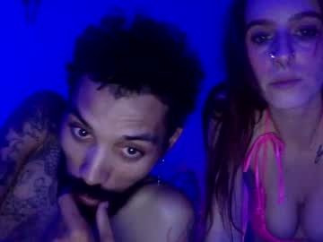 couple Cam Girls Live with croxfox