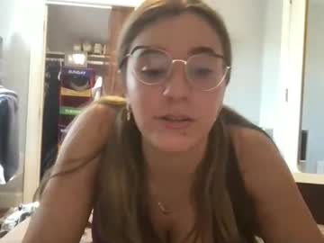 girl
        daisyharttt cam image #28126