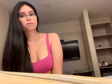 girl
        itsavablake cam image #24830