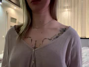 girl
        brandibelle19 cam image #24061