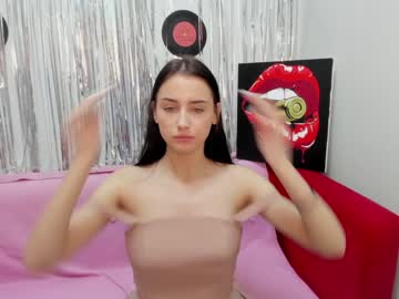 girl
        betsi_star cam image #9198