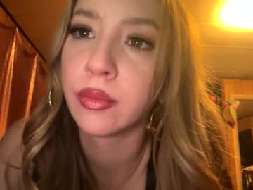 girl
        prncsspeach420 cam image #22622