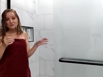 couple Cam Girls Live with mistie_hightops