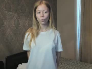 girl
        keeleycoldwell cam image #11595