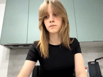 girl
        judepluid cam image #30678