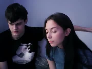 couple Cam Girls Live with valesios