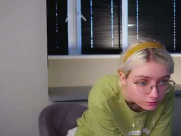girl
        cathrynbelger cam image #22861