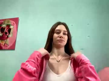 girl
        odetteattinger cam image #35087