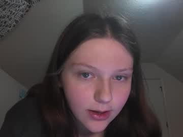 girl
        astridbaker69 cam image #2420
