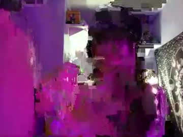 couple Cam Girls Live with clussyclown