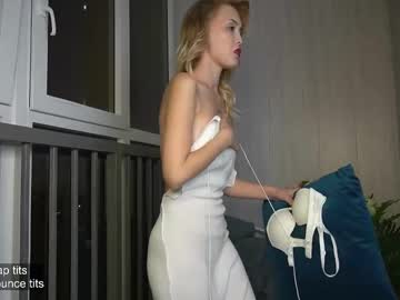 girl
        _whitedoll cam image #13120