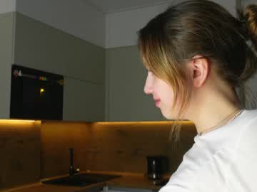 girl
        eva_cuty cam image #9536