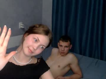 couple Cam Girls Live with luckysex_