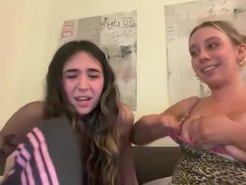 girl
        fionalioness cam image #34417