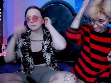 couple Cam Girls Live with shypreettygirl