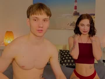 couple Cam Girls Live with lilpupsonish