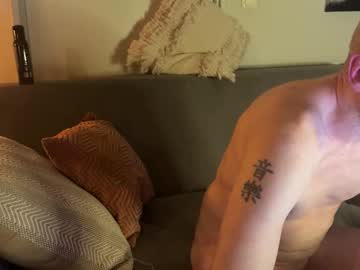 couple Cam Girls Live with wildflowerduo